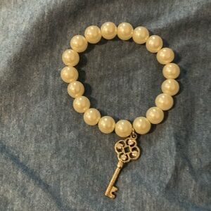 Pearl like bracelet